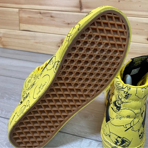 Vans x Peanut High Top Yellow Black Sneakers, Charlie Brown - Size 6 - Picture 7 of 9